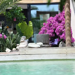 Bali , Cassis France